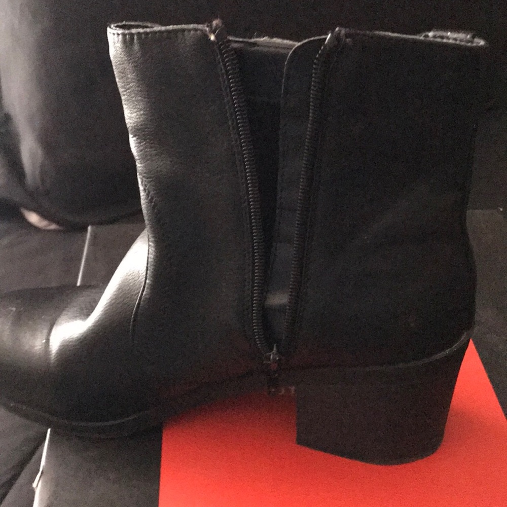 Shoes - Picture 2 of 5